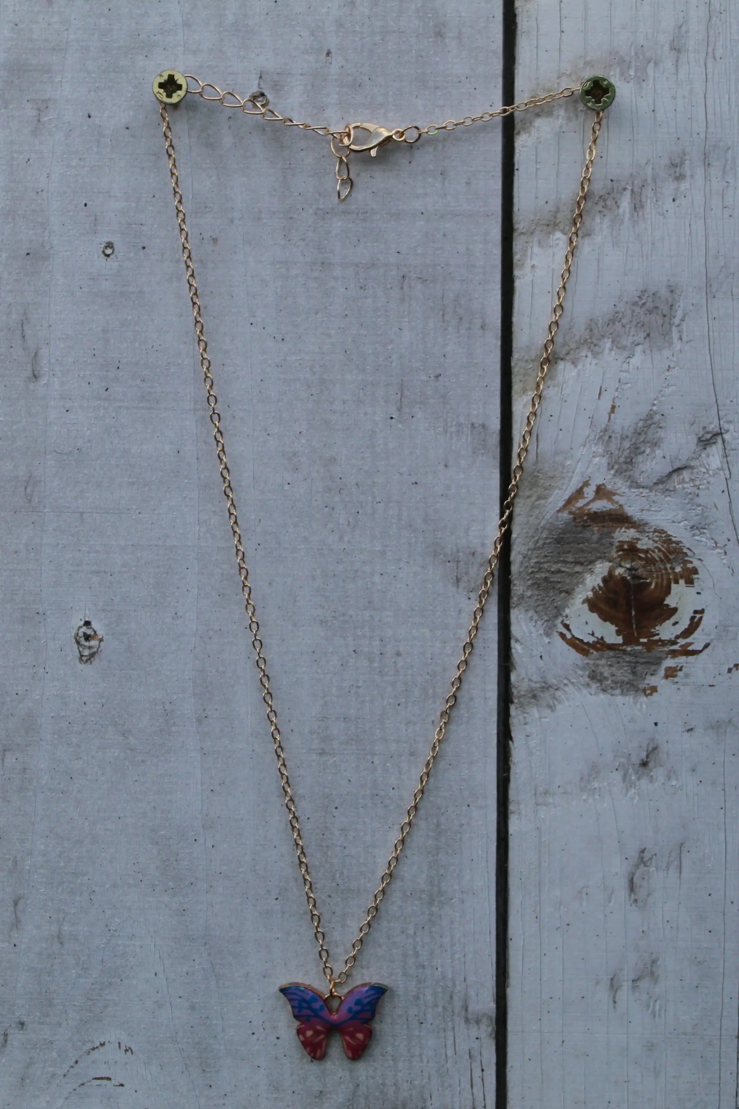 Vlinder Ketting met Symboliek – Paars & Rood Design Sparcle.shop