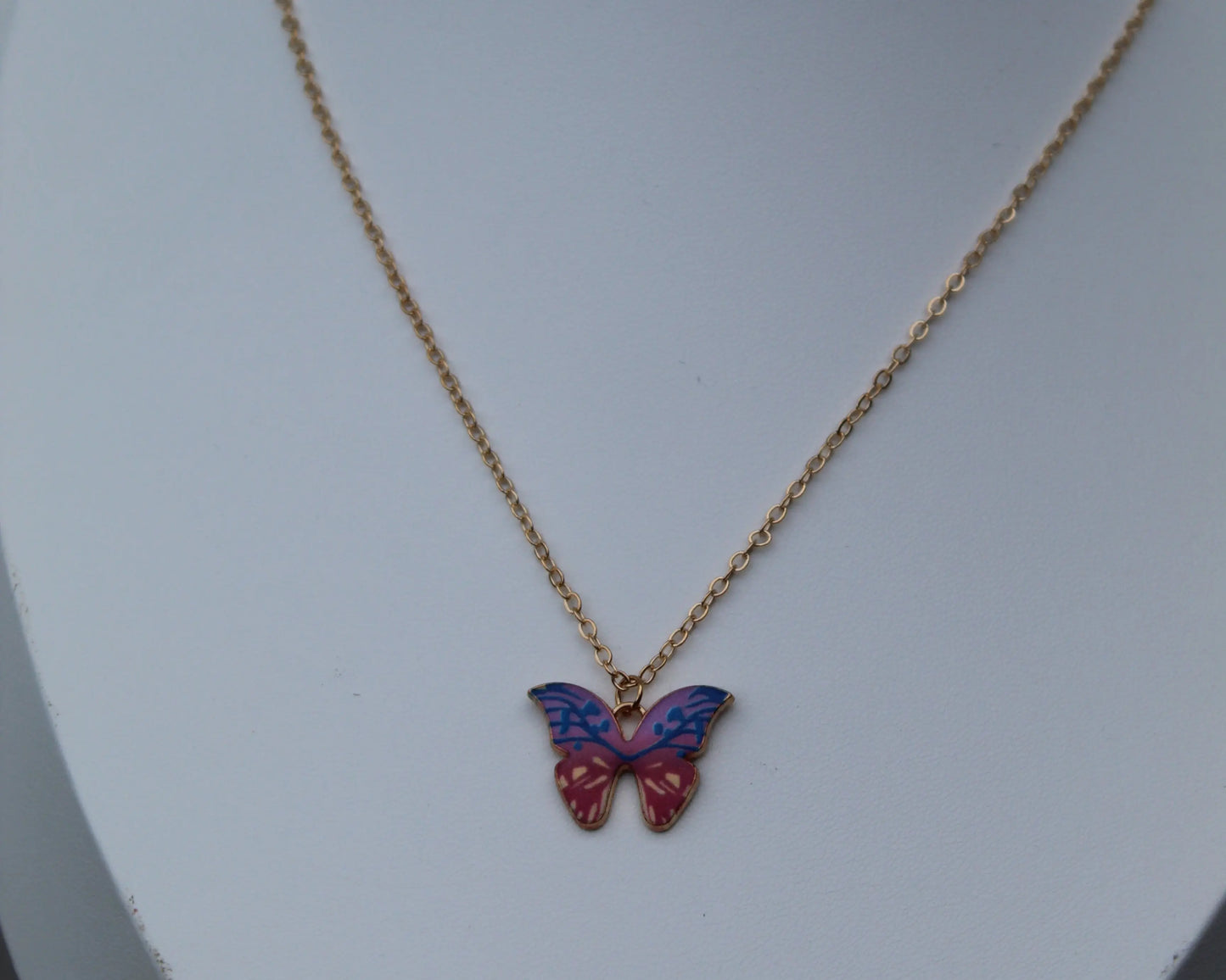 Vlinder Ketting met Symboliek – Paars & Rood Design Sparcle.shop